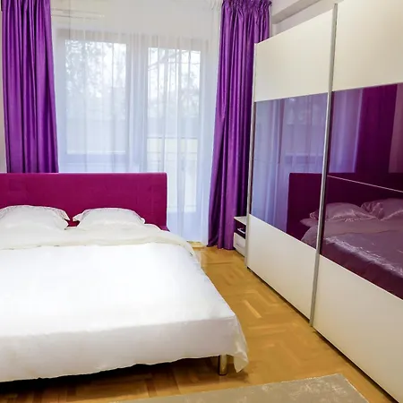 Elegant - Targul De Craciun *