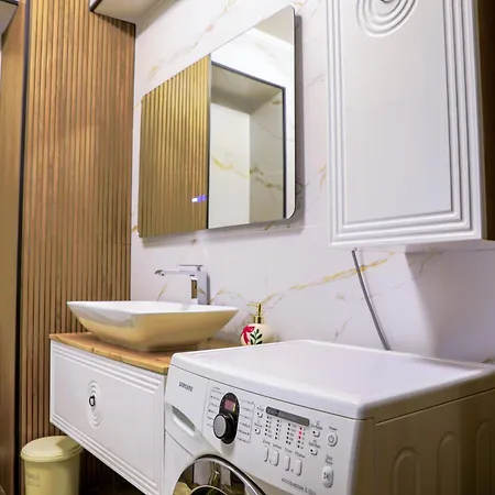 Elegant - Targul De Craciun Craiova