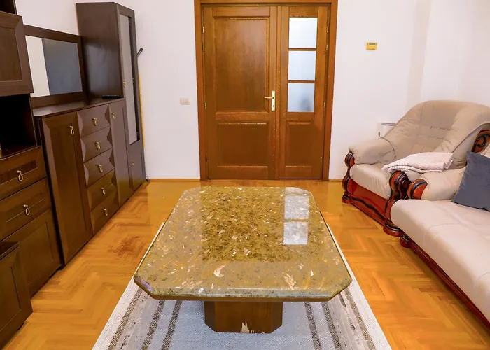 Elegant - Targul De Craciun *